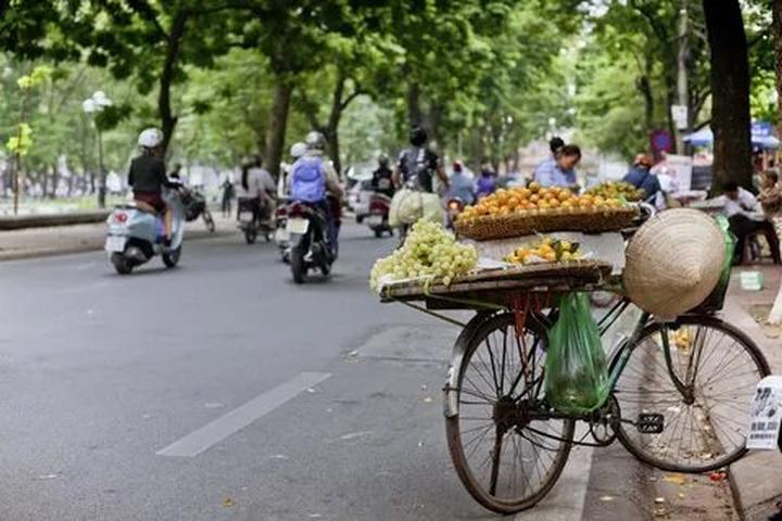 Huang Yoyo: Shop này dựa trên thiết kế basic, nhưng lại trẻ trung và phong cách.